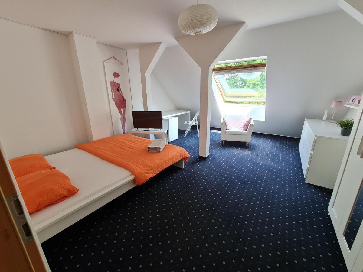 6 Bedroom Private Apartment & Lounge Rostock Extérieur photo